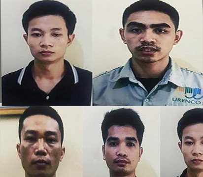 Mâu thuẫn tiền thông bể phốt, giám đốc và khách hàng xách kiếm đuổi chém nhau