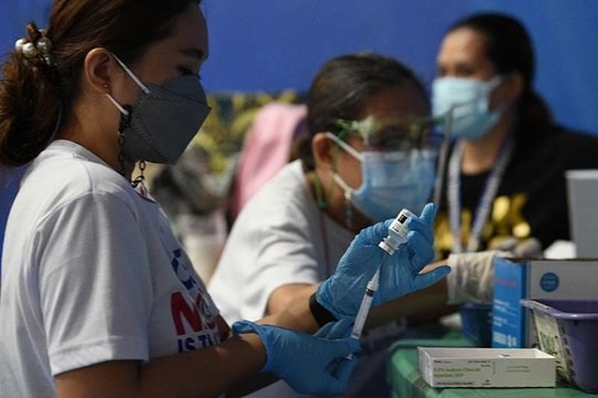 Tin vắn thế giới ngày 9/10: Philippines ghi nhận 0,0025% người đã tiêm vaccine bị nhiễm COVID-19
