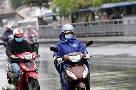 Hà Nội thời tiết chuyển lạnh, bão số 7 gây mưa lớn diện rộng