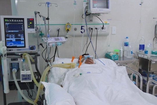 TP.HCM: Nhiều người ngộ độc rượu sau nới giãn cách