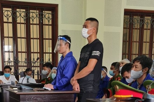 Đánh ghen thuê bằng...“bom xăng”