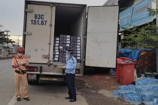 Tiền Giang: Phát hiện 4 tấn đầu cá hồi không rõ nguồn gốc