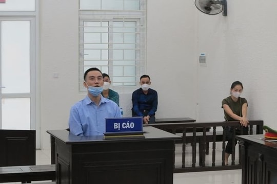 Mâu thuẫn từ việc mời rượu, cầm dao đâm gục bạn nhậu