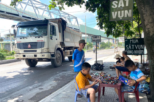 TP Uông Bí (Quảng Ninh): Người dân bất lực nhìn đoàn “xe vua” hoành hành