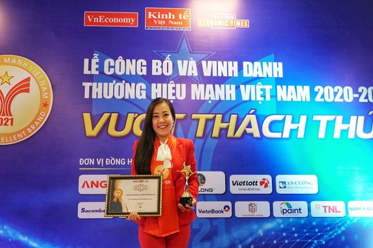 Techcombank được vinh danh Top 10 thương hiệu mạnh Việt Nam 2021