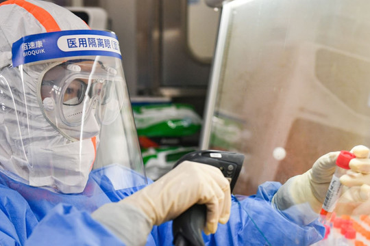Tin vắn thế giới ngày 13/10: Trung Quốc xét nghiệm hàng chục ngàn mẫu máu ở Vũ Hán để điều tra nguồn gốc COVID-19