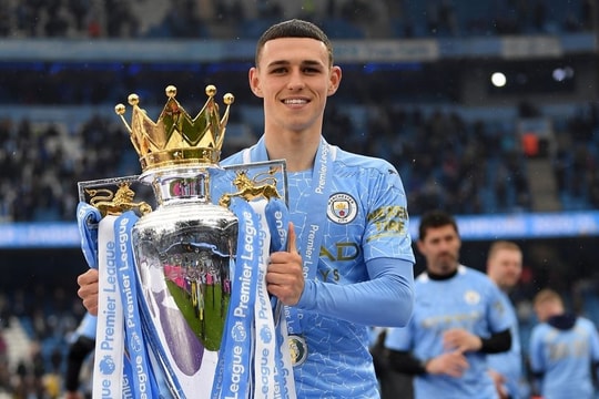 Phil Foden chốt gia hạn với Man City, nhận lương siêu khủng