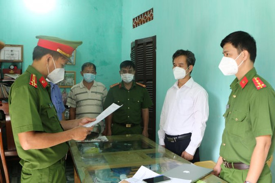 Bắt Giám đốc và nguyên Giám đốc Trung tâm GDTX Bình Phước