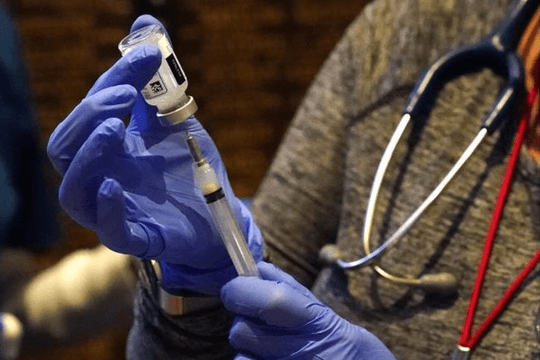 Một số quốc gia bỏ hạn chế với người nước ngoài đã tiêm vaccine đầy đủ