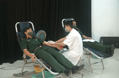 Bộ chỉ huy Quân sự tỉnh TT-Huế hiến gần 150 đơn vị máu giữa mùa COVID-19
