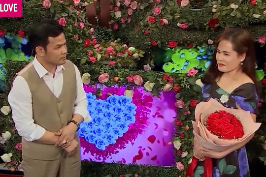 Bạn muốn hẹn hò: Lần đầu gặp mặt, ông bố 2 con mang cả hộp vàng tặng bạn gái