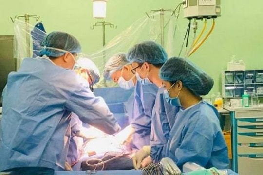 Bé sơ sinh nặng 1,5 kg mắc bệnh tim hồi sinh sau 2 cuộc đại phẫu