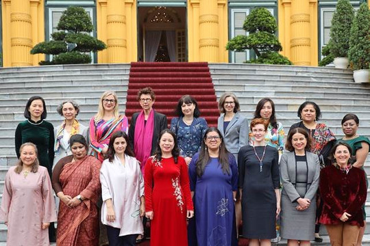 Phó Chủ tịch nước tiếp các nữ Đại sứ, Đại biện nước ngoài tại Việt Nam