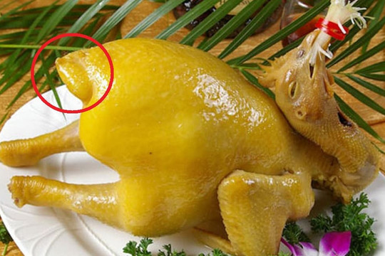 Ngày rằm, ăn thịt gà nhớ 'chừa ra' bộ phận chứa nhiều độc tố nhất của con gà, dù thèm đến đâu cũng không được ăn