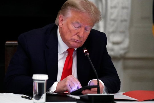 Ông Donald Trump công bố mạng xã hội của riêng mình mang tên TRUTH
