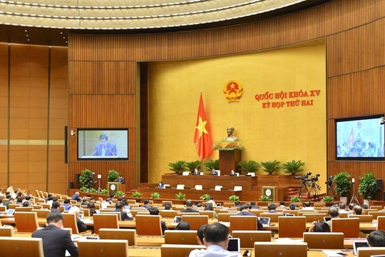 Quốc hội thảo luận về phát triển kinh tế - xã hội