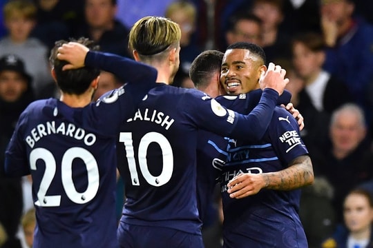 Man City dễ dàng hủy diệt Brighton trong cơn mưa bàn thắng