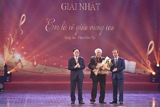 Ca khúc "Em là cô giáo vùng cao" đạt giải Nhất cuộc thi "Sáng tác ca khúc về thầy cô và mái trường"