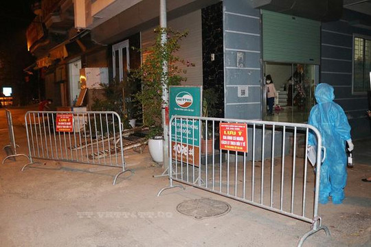 Hà Nội: Phát hiện ổ dịch 12 F0, phong tỏa trụ sở Công an, TAND huyện và UBND thị trấn