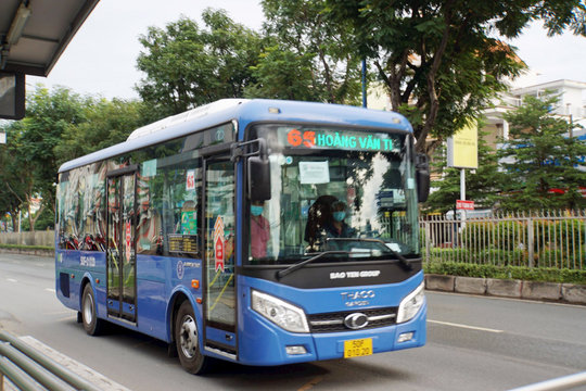 Xe buýt ở TP HCM hoạt động lại sau 4 tháng nghỉ dịch