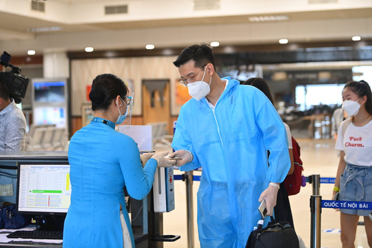 Đề nghị bỏ cách ly với khách quốc tế ở vùng xanh