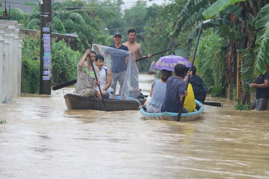 Miền Trung sắp đón hai đợt mưa rất to, cảnh báo lũ quét và sạt lở đất