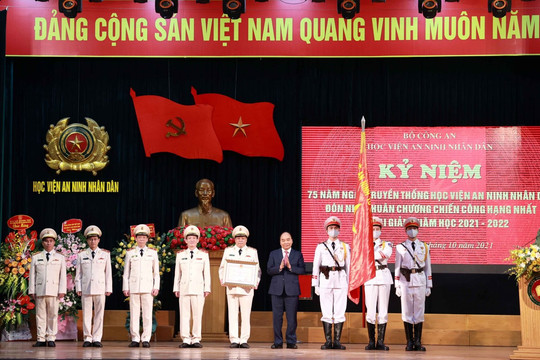 Chủ tịch nước trao Huân chương Chiến công hạng Nhất cho Học viện An ninh nhân dân