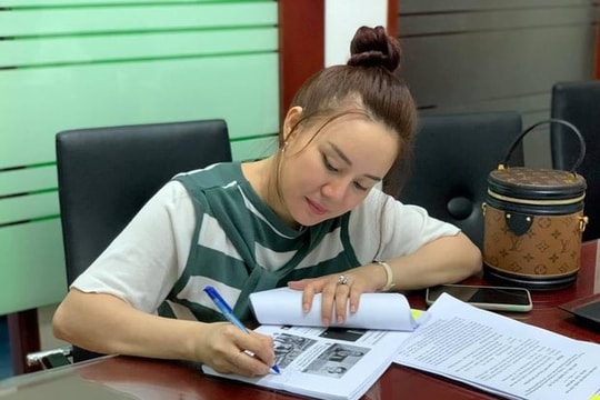 Vy Oanh làm việc trực tiếp với Cơ quan CSĐT Công an TP.HCM về đơn kiện bà Nguyễn Phương Hằng 