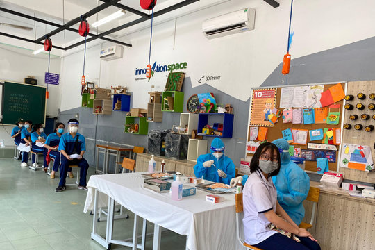 TP.HCM: Đề xuất học sinh lớp 9 và lớp 12 từ tháng 12