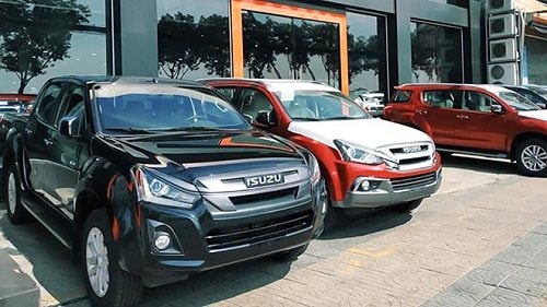 Lệ phí trước bạ ô tô có thể giảm từ 15/11