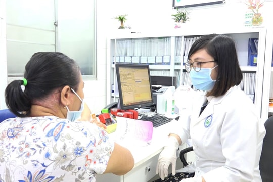 Bệnh vảy nến trở nặng do ám ảnh dịch Covid-19
