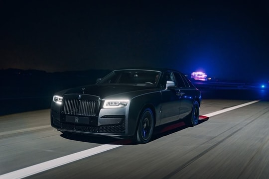 Rolls-Royce Ghost Black Badge 2022 ra mắt