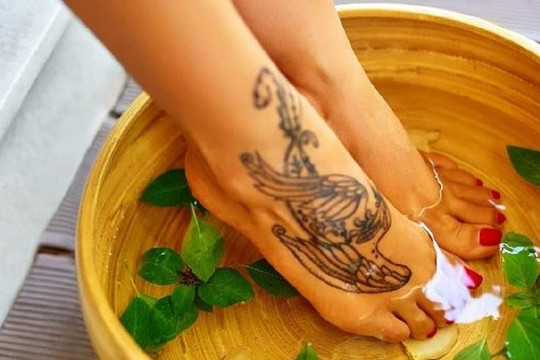 Không khí lạnh xâm nhập từ bàn chân, tương đương với sự lão hóa! 3 cách để máu lưu thông thuận lợi, chân lạnh giá từ từ biến mất