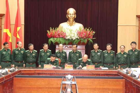 Bàn giao nhiệm vụ Tham mưu trưởng Bộ đội Biên phòng cho Thiếu tướng Hoàng Hữu Chiến