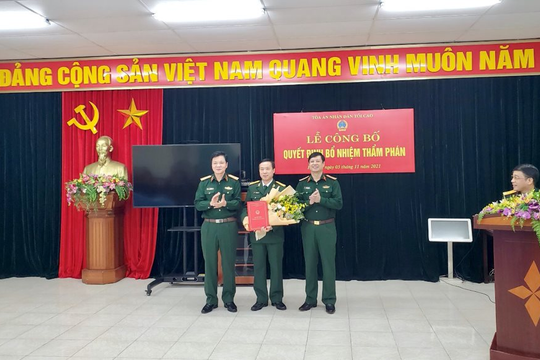 Trao Quyết định bổ nhiệm 3 Thẩm phán TAQS Thủ đô Hà Nội