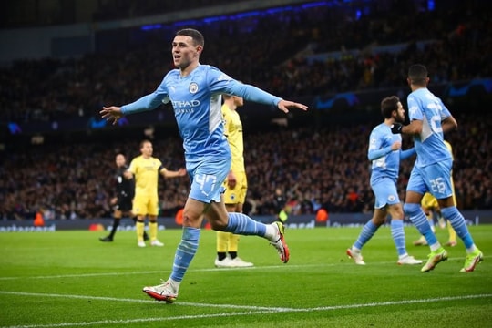 Chiến thắng trước Club Brugge giúp Man City chiếm ngôi đầu của PSG