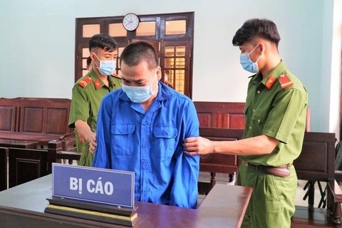 Tăng án đối với thầy giáo dâm ô học sinh 