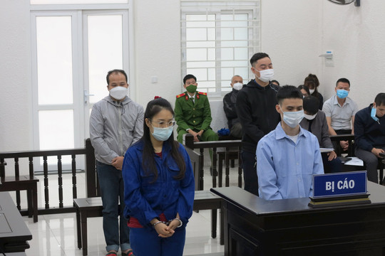 Chủ gara ô tô ở Hà Nội lập khống hợp đồng để lừa tiền ngân hàng