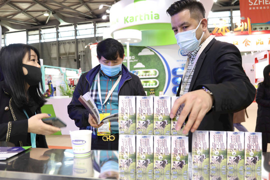 Vinamilk mang sữa tươi Organic cao cấp với “tiêu chuẩn kép” đến triển lãm quốc tế Thượng Hải