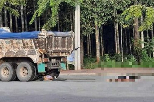 2 mẹ con thương vong dưới bánh xe ben