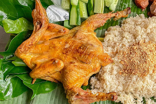 Cách làm món gà nướng bằng nồi chiên không dầu: Làm sao để phần da giòn, bên trong thịt mềm không bị khô?