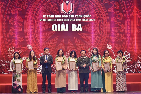 Báo điện tử Công lý đoạt giải Ba - Giải báo chí toàn quốc lần thứ IV “Vì sự nghiệp Giáo dục Việt Nam”