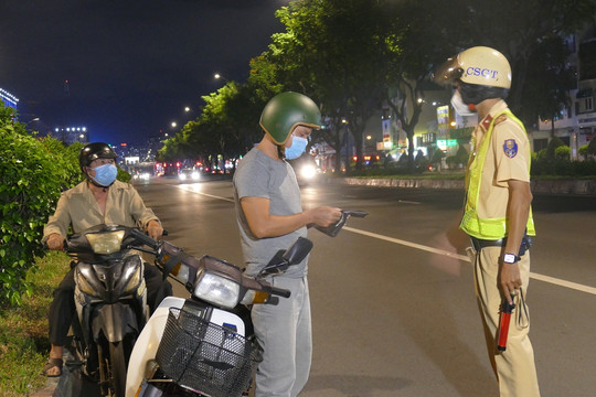Mạnh tay với xe đi vào đường cấm, giờ cấm, khu vực cấm