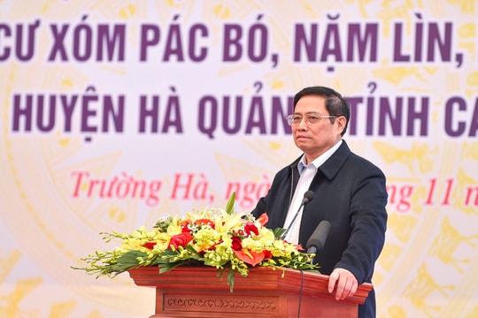 Thủ tướng: Càng trong lúc khó khăn, càng thấy tình đồng chí, nghĩa đồng bào