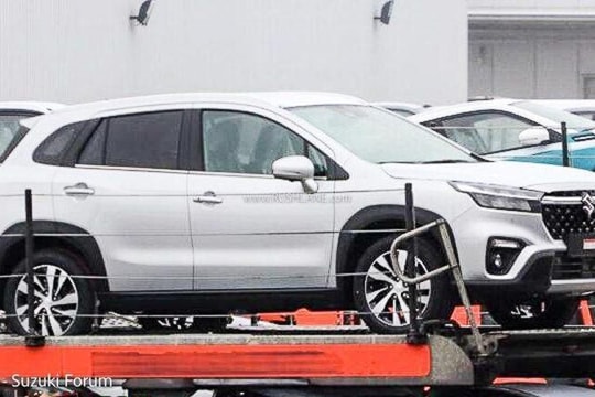 Suzuki S-Cross 2022 lộ diện