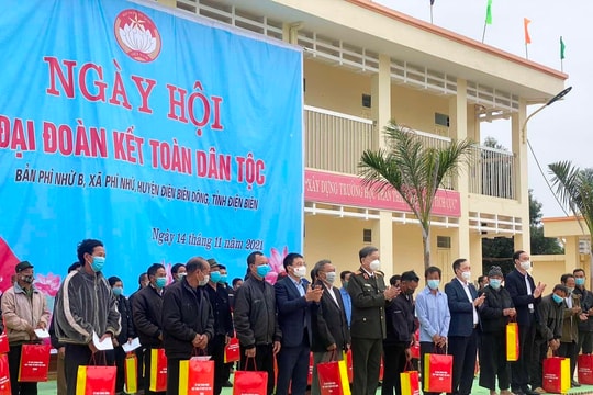 FLC trao tặng 100 căn nhà tình nghĩa tại Điện Biên