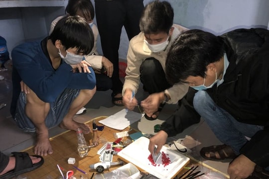 Bắt đối tượng “núp bóng” phòng trọ sinh viên để giao dịch ma túy
