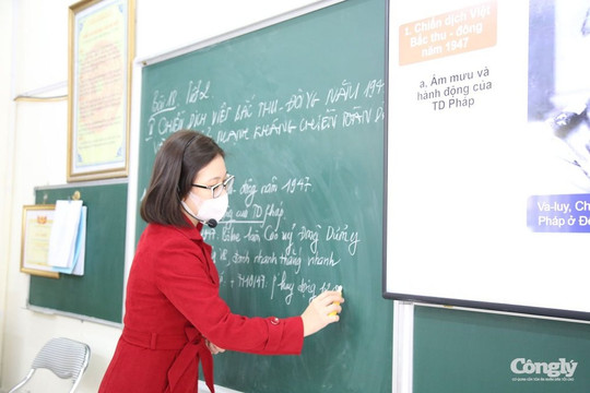 Đồng hành cùng trường phổ thông trong phát triển năng lực nghề nghiệp giáo viên