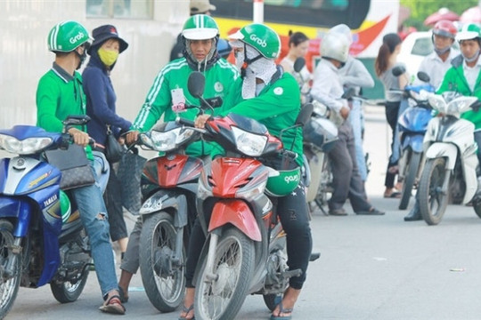 TP. HCM: Xe ôm công nghệ hoạt động lại, hàng quán được bán bia rượu đến 22h