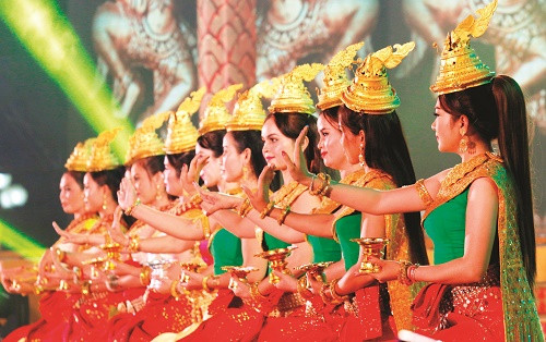 Xây dựng, phát triển văn hóa toàn diện, phù hợp với xu thế